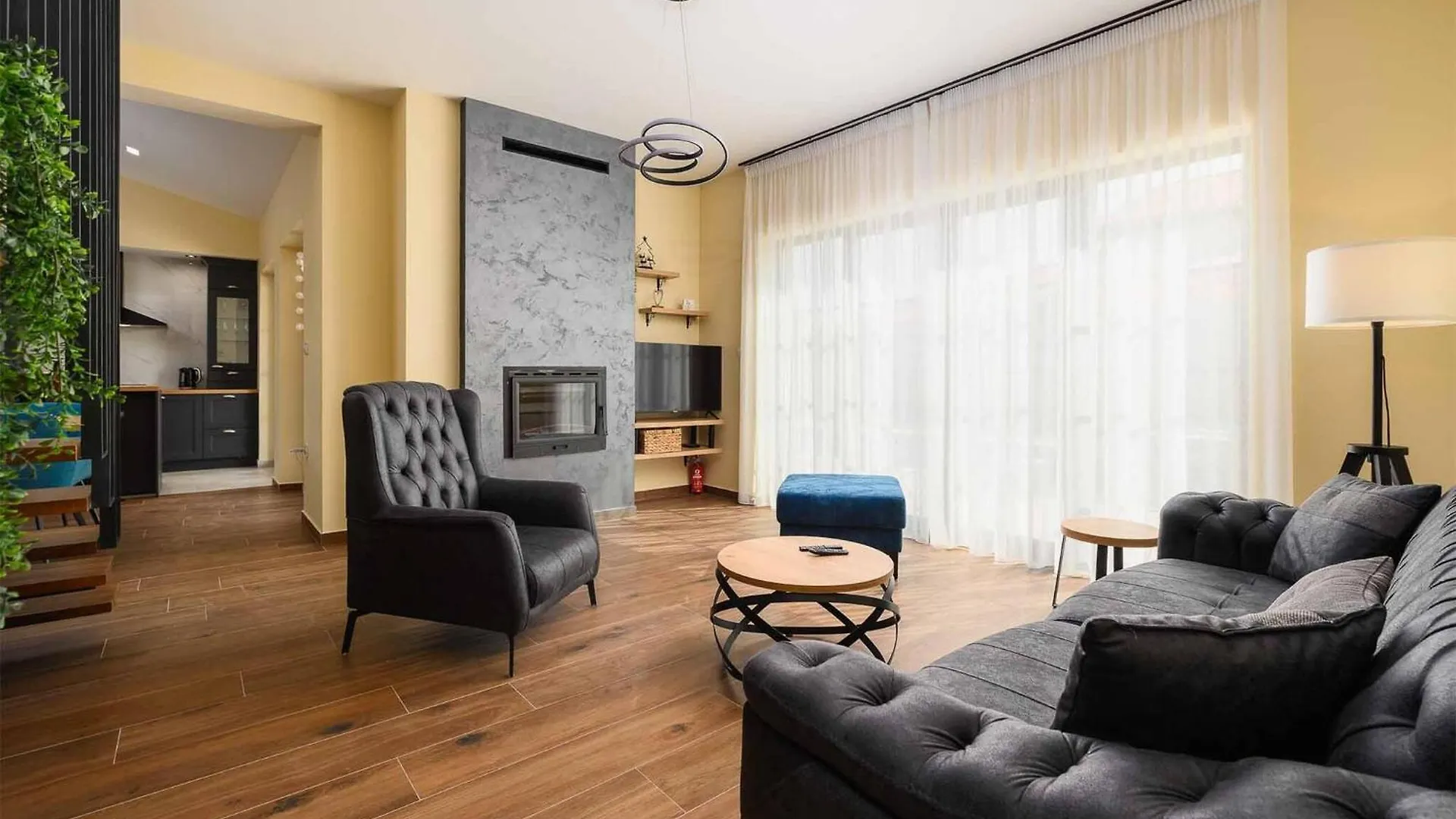 Beautiful Home In Maruzini With Wifi بيت للعطل