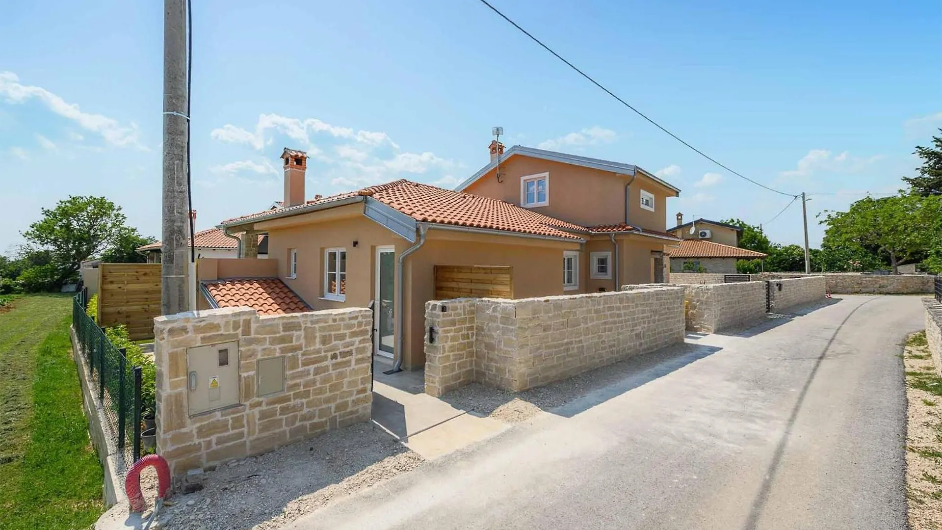 Beautiful Home In Maruzini With Wifi 0*,